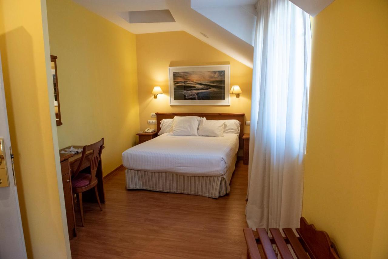 Hotel Faro De San Vicente San Vicente De La Barquera Bagian luar foto